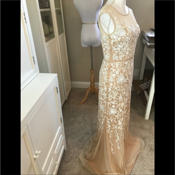 beaded wedding gown new with out tags took off to clean priced to sell asap - Picture 5 of 7